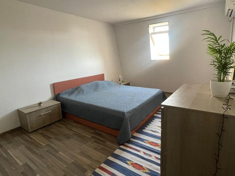 Apartament cu 3 camere decomandat, mobilat în Titan