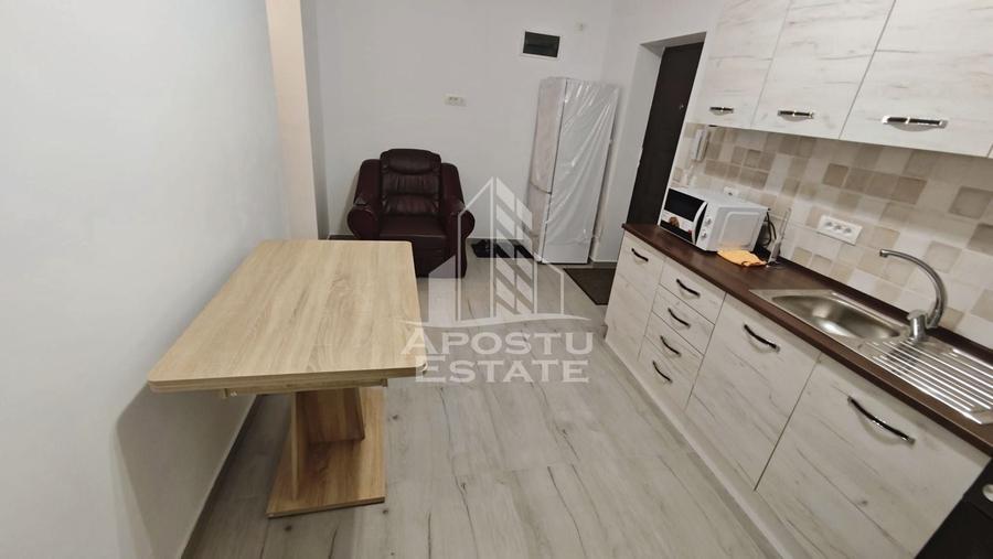 Garsonieră decomandată, mobilată în Ronaț