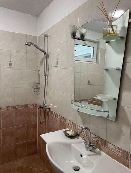 Apartament cu 3 camere în Lipovei