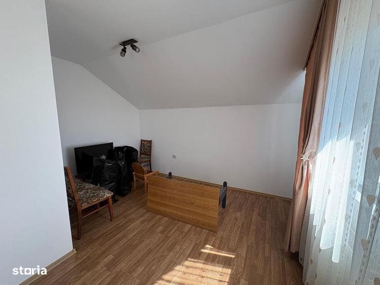 Casă cu 4 camere în Tomești