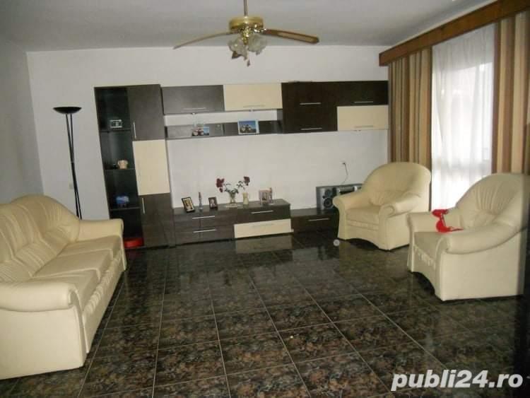 Casă cu 8 camere cu Teren 200 Mp în Gherla