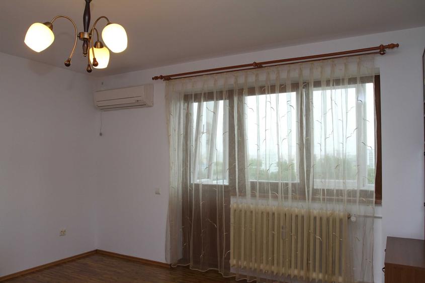 PROPRIETAR, vand apartament 2 camere, decomandat, mobilat si utilat, zona B-dul Nicolae Grigorescu - 15
