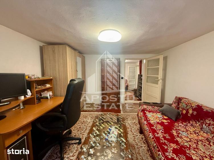 Casă cu 3 camere cu Teren 421 Mp în Plopi