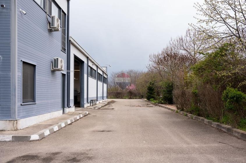 Spațiu industrial, de 858 mp, în Conțești