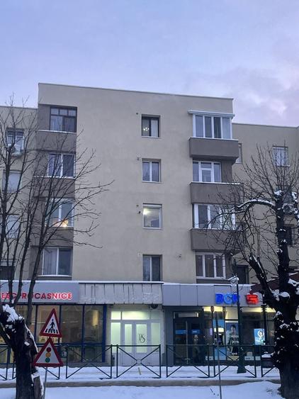 Apartament cu 3 camere decomandat în Ultracentral