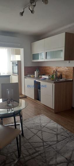 Apartament cu 3 camere semidecomandat în Sebastian