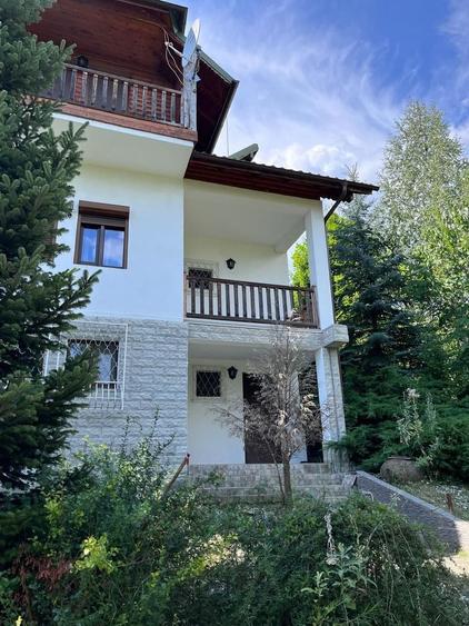 Duplex cu 8 camere cu Canalizare în Drajna de Sus