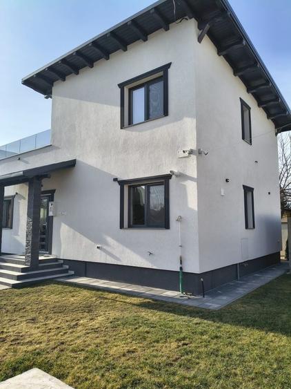 Casă cu 4 camere în Sânpetru