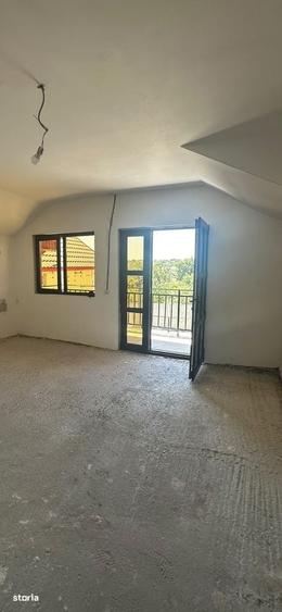 Casă cu 4 camere în Lumina