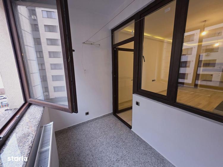 Apartament cu 3 camere decomandat în Tractorul — fotografia 3