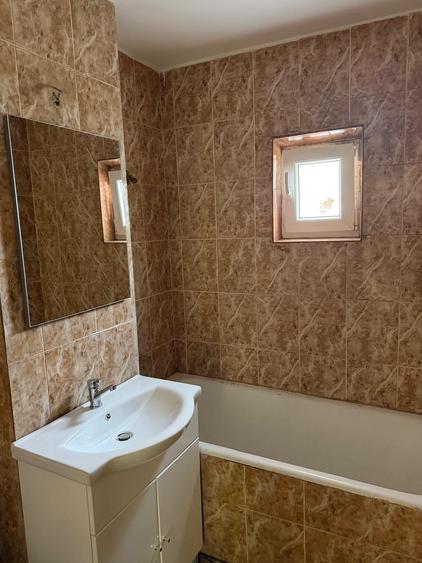 Apartament cu 3 camere decomandat în Canta