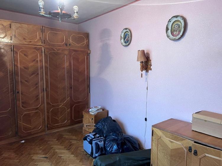 Apartament cu 4 camere semidecomandat în Gojdu
