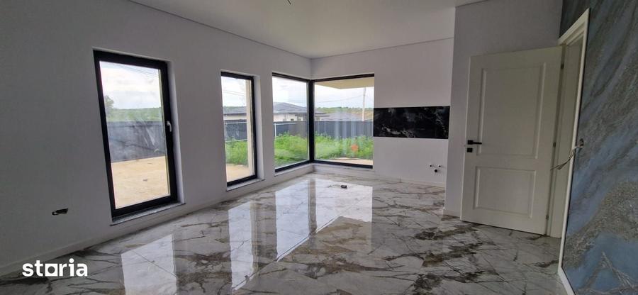 Casă cu 3 camere cu Teren 400 Mp în Bucium