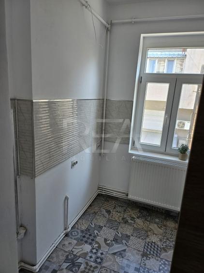 Apartament cu 2 camere semidecomandat în Vitan Mall