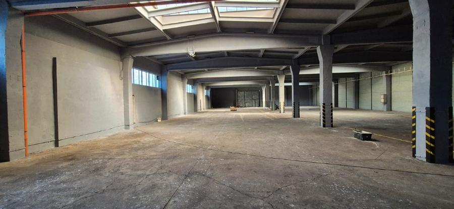 Spațiu industrial, de 4,300 mp, în B-dul București