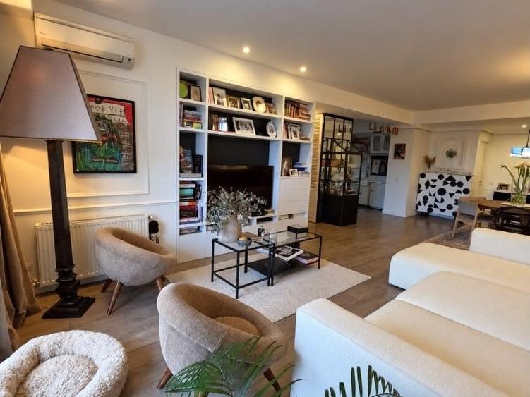Apartament cu 3 camere în Iancu Nicolae