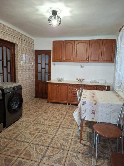 Apartament cu 3 camere semidecomandat în Calea Turzii