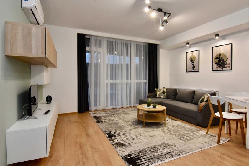 Apartament cu 2 camere decomandat, mobilat în Central