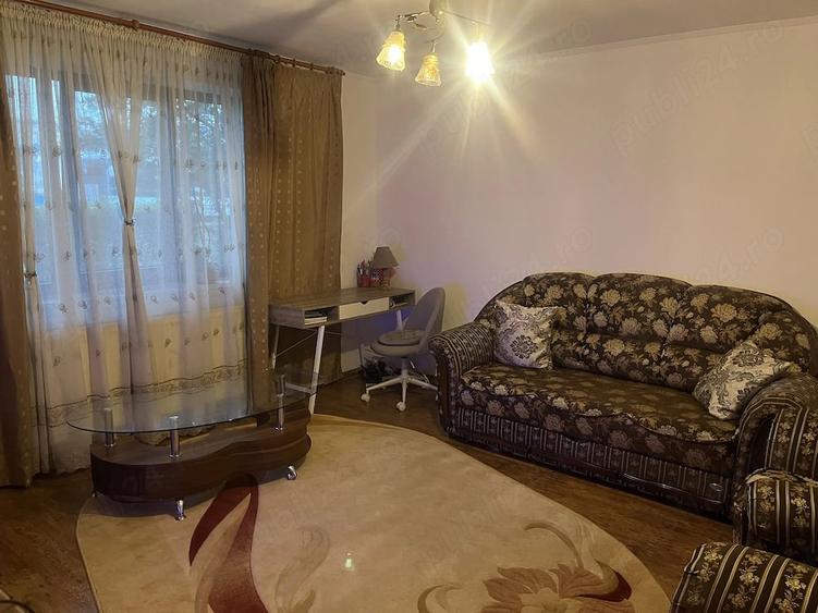 Apartament cu 3 camere decomandat în Granit