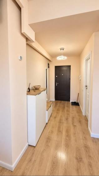 Apartament cu 3 camere decomandat, mobilat în Sisești