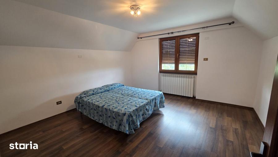 Casă cu 6 camere cu Teren 1888 Mp în Holboca