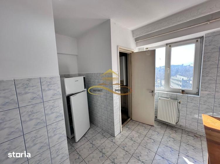 Apartament cu 3 camere, mobilat în 9 Mai