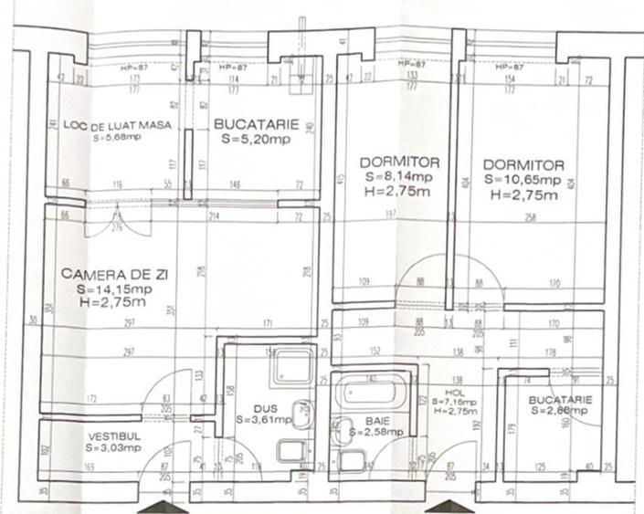 Apartament cu 3 camere semidecomandat, mobilat în Central