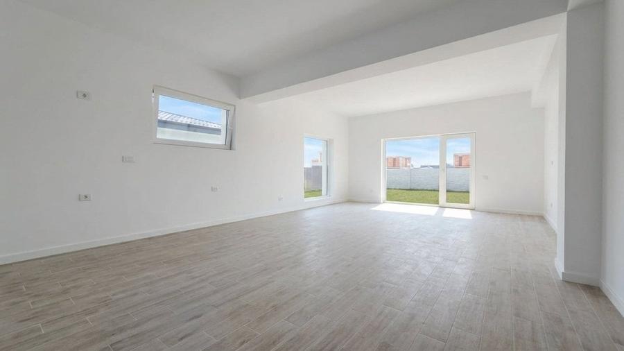 Casă cu 4 camere cu Teren 401 Mp în Tunari