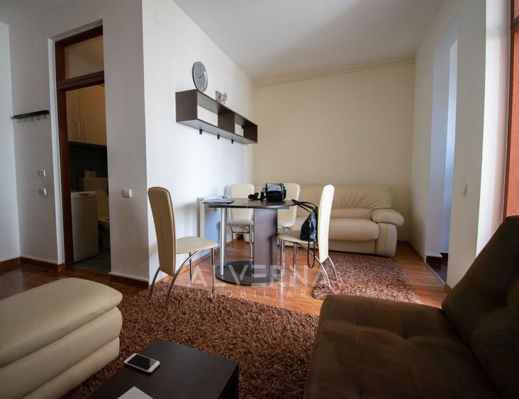 Apartament cu 2 camere semidecomandat, mobilat în Semicentral