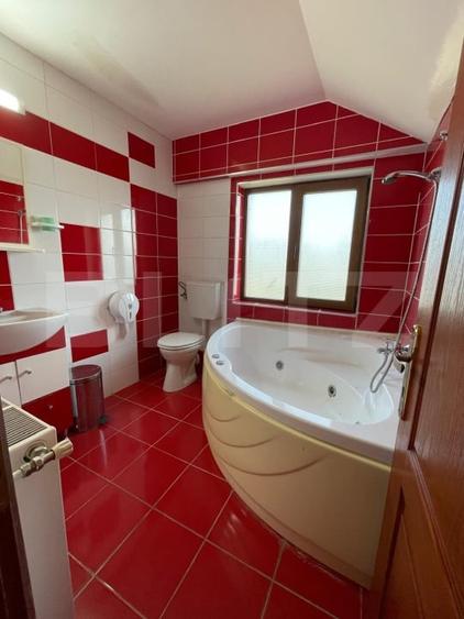 Hotel/Pensiune, de 1,300 mp, în Cornești