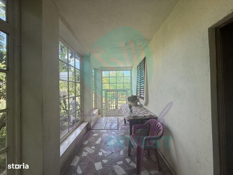 Casă cu 4 camere în Moara Domnească