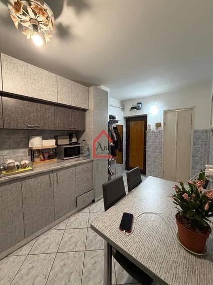 Apartament cu 2 camere circular, mobilat în Nicolina