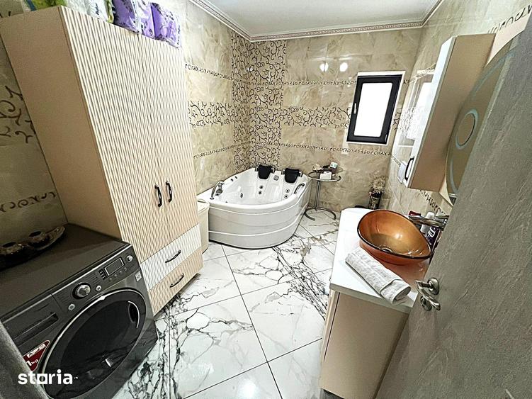 Casă cu 5 camere cu Teren 1700 Mp în Bucium