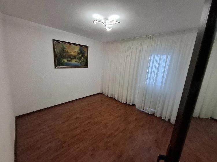 Apartament cu 3 camere decomandat în Tineretului