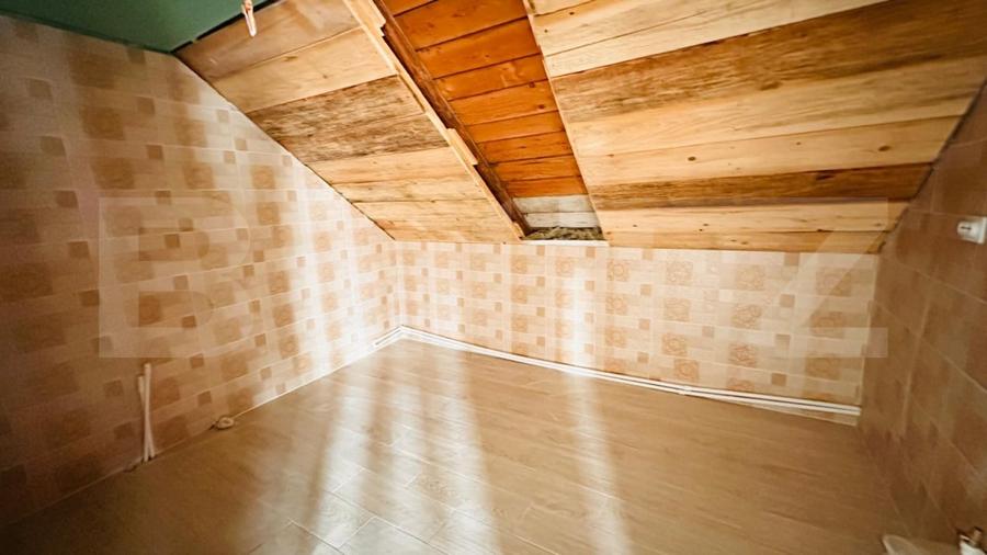 Casă individuală cu 10 camere cu Teren 1000 Mp în Holboca