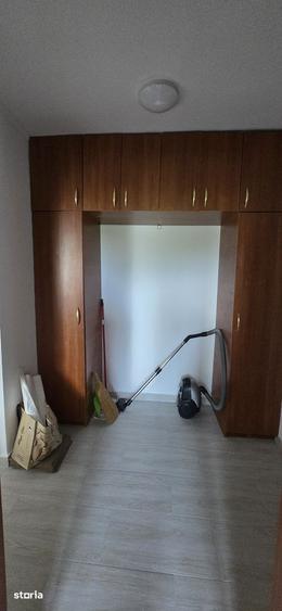 Apartament cu 2 camere decomandat în Titan