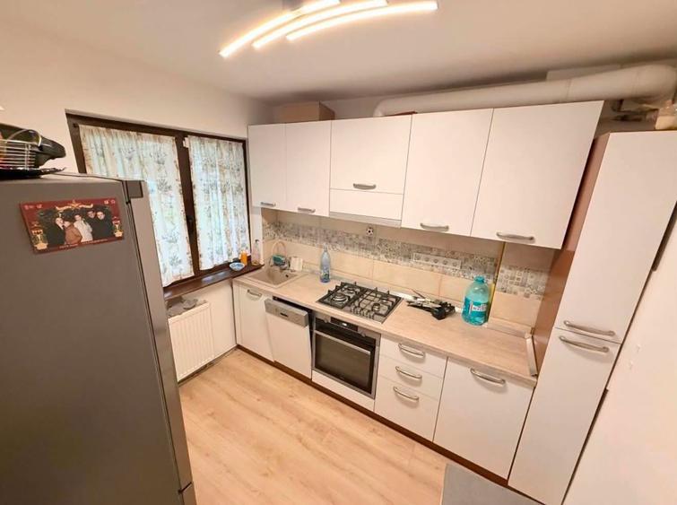 Apartament cu 4 camere în Săsar