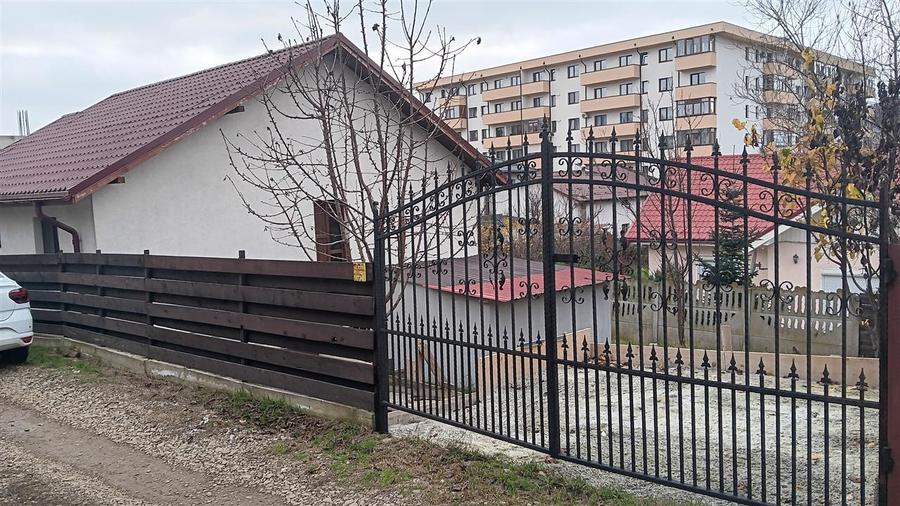 Casă individuală cu 3 camere cu Canalizare în Vișan