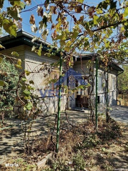 Casă cu 3 camere cu Teren 1274 Mp în Central