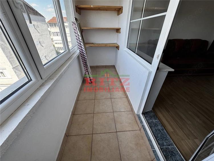 Apartament cu 3 camere decomandat în Gară
