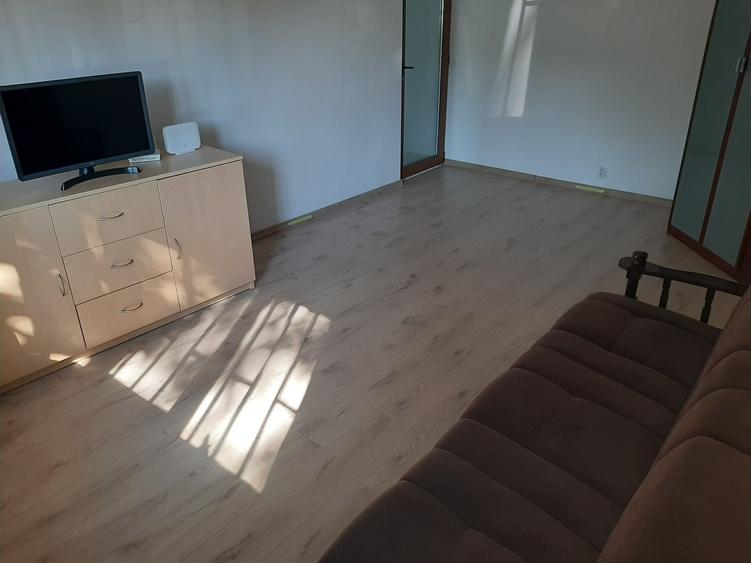 Apartament cu 2 camere decomandat în Lazu