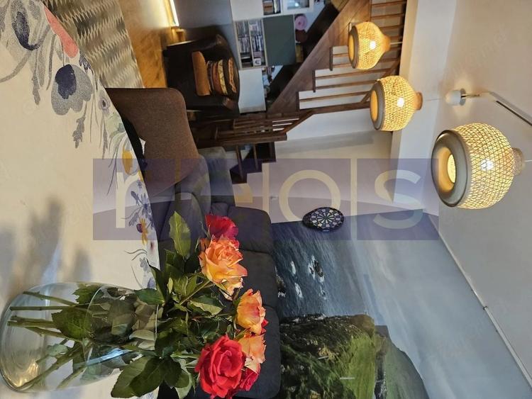 Apartament cu 5 camere decomandat, mobilat în Dristor