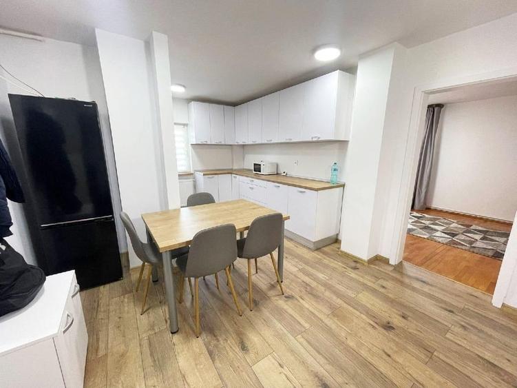 Apartament cu 3 camere decomandat, mobilat în Zorilor