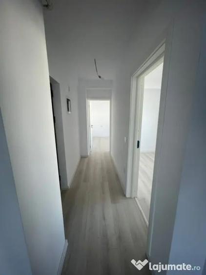 Apartament cu 3 camere în Pielești