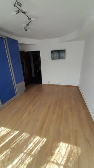 Apartament cu 2 camere decomandat în Govândari