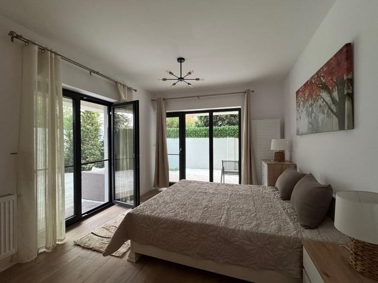 Apartament cu 2 camere decomandat, mobilat în Central