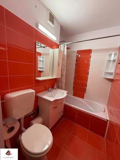 Apartament cu 2 camere semidecomandat în P-ța Victoriei