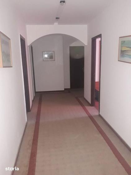 Casă cu Canalizare în Central