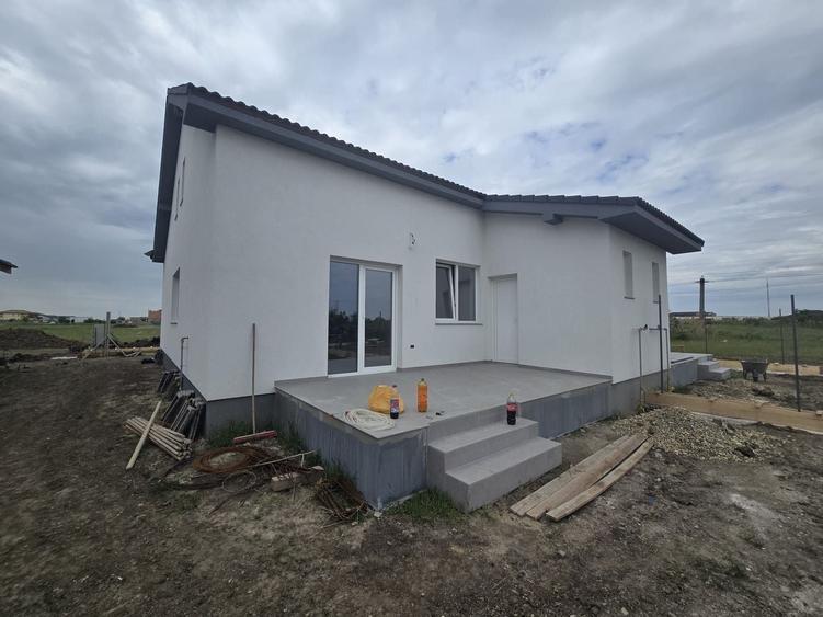 Duplex cu 3 camere cu Canalizare în Moșnița Nouă