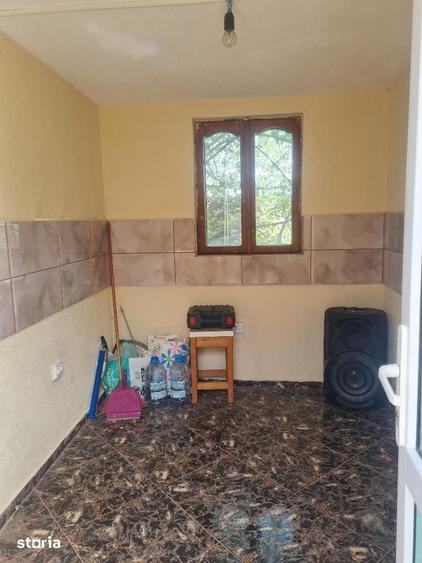 Casă cu 4 camere cu Teren 1276 Mp în Lunca